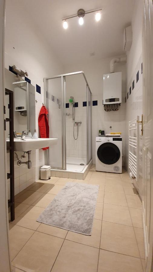Gorgeous Viennese Apartment 10 Min To City Center Екстер'єр фото
