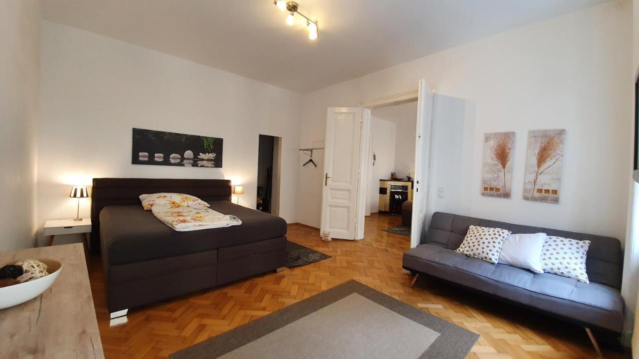 Gorgeous Viennese Apartment 10 Min To City Center Екстер'єр фото