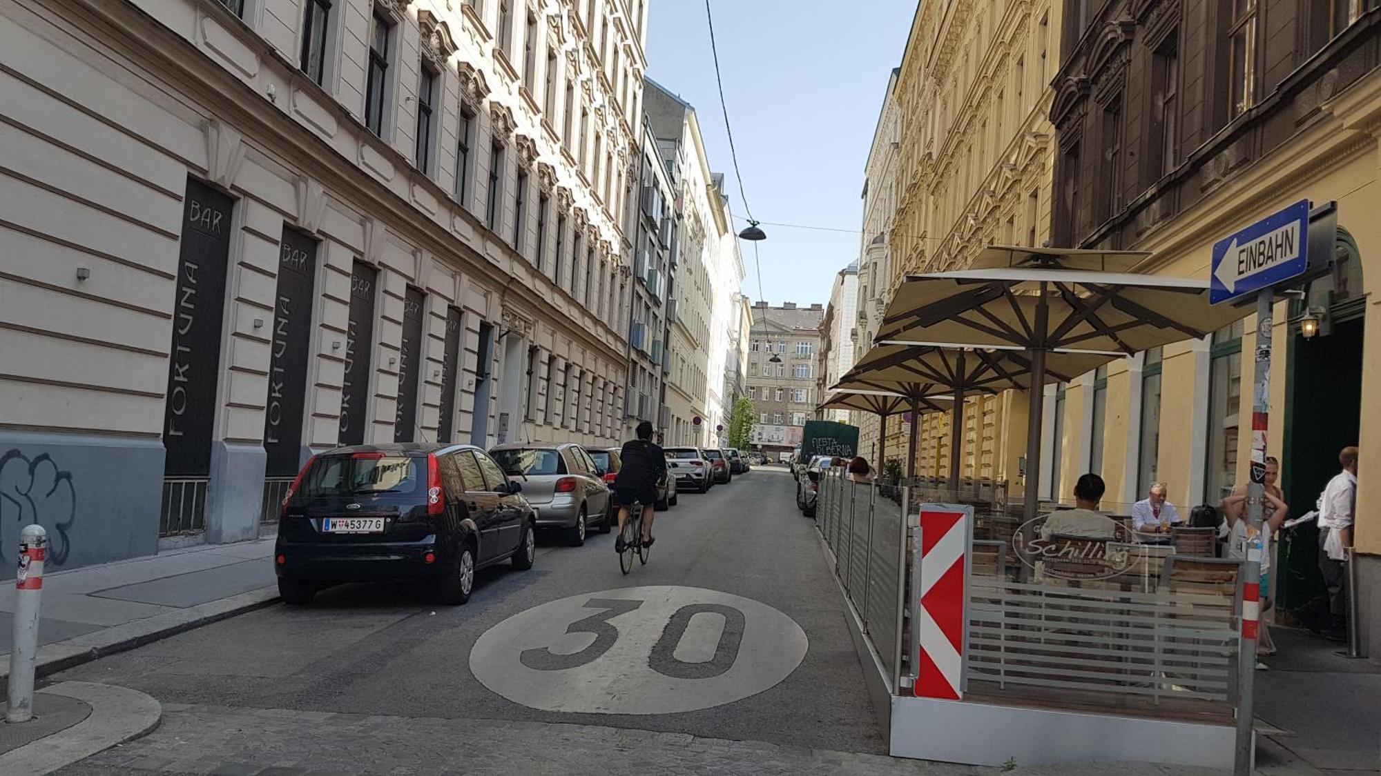 Gorgeous Viennese Apartment 10 Min To City Center Екстер'єр фото